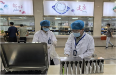 特别加强对肉类、水产、豆成品等易腐食材储存